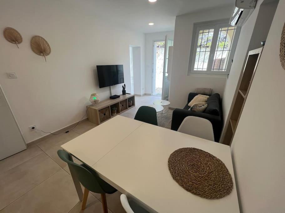 Apartmán La Glycine - Parking Gratuit - Ac Clim - Cour Prive - Villeneuve-lès-Avignon Exteriér fotografie